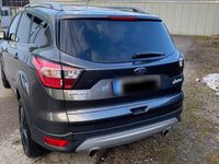 Gebraucht Ford Kuga Titanium 150 PS (110 kW) 2017 Grau SUV