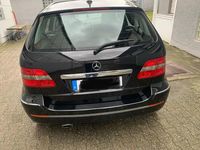 Gebraucht Mercedes B200 136 PS (100 kW) 2008 Schwarz Van / Kleinbus