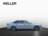 Gebraucht BMW 740 M Sport 299 PS (219 kW) 2024 Brooklyn grau (grau) Limousine