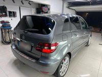 Gebraucht Mercedes B200 140 PS (102 kW) 2010 Grau Van / Kleinbus