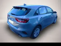 Neu Kia Ceed 140 PS (102 kW) 2026 Grau Kleinwagen