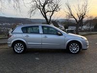 Gebraucht Opel Astra 105 PS (77 kW) 2004 Kleinwagen
