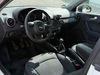 Gebraucht Audi A1 Attraction 86 PS (63 kW) 2009 Weiß Kleinwagen