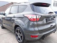 Usado Ford Kuga ST-Line 242 HP (177 kW) 2018 Cinzento SUV