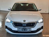 Gebraucht Skoda Scala Ambition 150 PS (110 kW) 2020 Weiß Kleinwagen