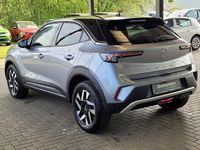 Gebraucht Opel Mokka Elegance 131 PS (96 kW) 2023 Quarz silber / kontrast grau SUV