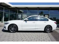 Gebraucht BMW 320 Sport Line 190 PS (139 kW) 2022 Weiß Limousine