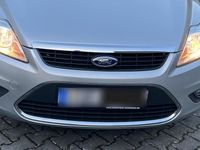 Gebraucht Ford Focus Ghia 125 PS (91 kW) 2010 Silber Limousine