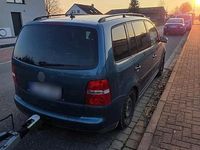 Gebraucht VW Touran 105 PS (77 kW) 2004 Blau Van / Kleinbus