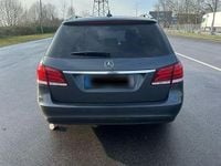 Gebraucht Mercedes E220 Edition 170 PS (125 kW) 2016 Grau Kombi