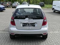 Gebraucht Mercedes A160 95 PS (69 kW) 2011 Silber Limousine