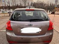 Gebraucht Kia Ceed 109 PS (80 kW) 2010 Andere farben Kleinwagen