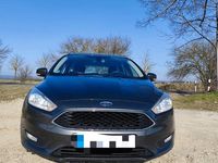 Gebraucht Ford Focus Trend 125 PS (91 kW) 2016 Grau Limousine