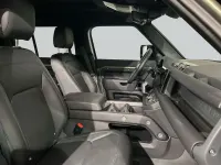 Gebraucht Land Rover Defender SE Dynamic 300 PS (220 kW) 2024 Grün SUV