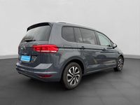 Gebraucht VW Touran Active 122 PS (89 kW) 2022 Grau Van / Kleinbus