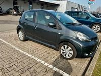 Gebraucht Toyota Aygo 68 PS (50 kW) 2012 Grau Kleinwagen