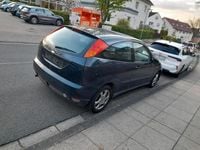 Gebraucht Ford Focus 116 PS (85 kW) 2000 Blau Limousine