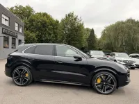 Gebraucht Porsche Cayenne Turbo 549 PS (403 kW) 2019 Schwarz (metallic) SUV
