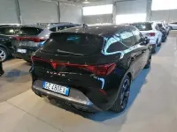 Gebraucht Cupra Leon 150 PS (110 kW) 2025 Midnight schwarz metallic (metallic) Limousine