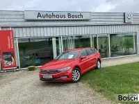 Gebraucht VW Passat Business 122 PS (89 kW) 2023 Tornadorot Kombi