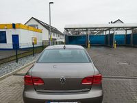 Gebraucht VW Passat Comfortline 122 PS (89 kW) 2011 Braun Kombi