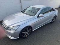 Gebraucht Mercedes E250 AMG 204 PS (150 kW) 2010 Iridiumsilber  metalliclack Coupé