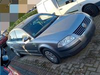Gebraucht VW Passat 101 PS (74 kW) 2002 Grau Limousine