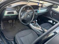 Używany BMW 320 163 KM (119 kW) 2005 Czarny Sedan/Limuzyna