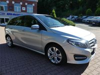 Gebraucht Mercedes B200 156 PS (114 kW) 2017 Grau Van / Kleinbus