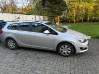 Usata Opel Astra 140 CV (102 kW) 2013 Argento Station wagon