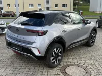 Neu Opel Mokka 131 PS (96 kW) 2025 Grau SUV