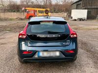 Gebraucht Volvo V40 120 PS (88 kW) 2018 Blau Limousine