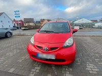 Gebraucht Toyota Aygo 68 PS (50 kW) 2006 Rot Kleinwagen