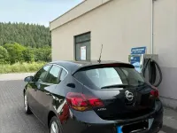 Gebraucht Opel Astra 116 PS (85 kW) 2010 Schwarz Kleinwagen