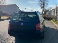 Gebraucht VW Passat 115 PS (84 kW) 2001 Blau Kombi