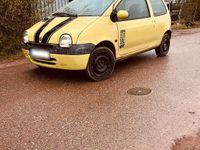 Gebraucht Renault Twingo 58 PS (42 kW) 2002 Gelb Kleinwagen
