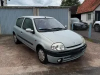 Gebraucht Renault Clio II 58 PS (42 kW) 2001 Silber Kleinwagen