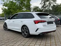 Gebraucht Skoda Octavia RS 200 PS (147 kW) 2022 Moonweiß perleffekt Kombi