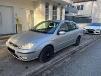 Gebraucht Ford Focus Ghia 101 PS (74 kW) 2002 Silber Limousine