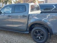 Gebraucht Isuzu D-Max 163 PS (119 kW) 2025 Grau Pickup