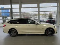 Gebraucht BMW 330e Sport Line 292 PS (214 kW) 2022 Weiß Kombi