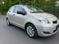 Gebraucht Toyota Yaris Cool 69 PS (50 kW) 2010 Silky gold mica metallic Kleinwagen