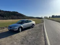 Usata VW Passat Basis 101 CV (74 kW) 1999 Argento Berlina