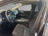 Gebraucht Volvo V60 Core 197 PS (144 kW) 2025 Platinum grey Kombi