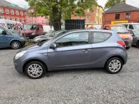 Gebraucht Hyundai i20 Classic 90 PS (66 kW) 2011 Grau Kleinwagen