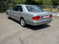 Gebraucht Mercedes E240 Elegance 170 PS (125 kW) 1998 Silber Limousine