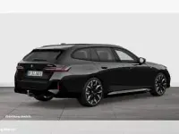 Neu BMW i5 442 kW (601 PS) 2026 Schwarz (saphirschwarz) Kombi