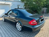 Gebraucht Mercedes E500 Avantgarde 306 PS (225 kW) 2005 Blau Limousine