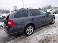 Gebraucht Skoda Octavia Ambiente 122 PS (89 kW) 2011 Grau Kombi