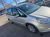 Gebraucht Ford Galaxy Trend 140 PS (102 kW) 2011 Polarsilber metallic Van / Kleinbus